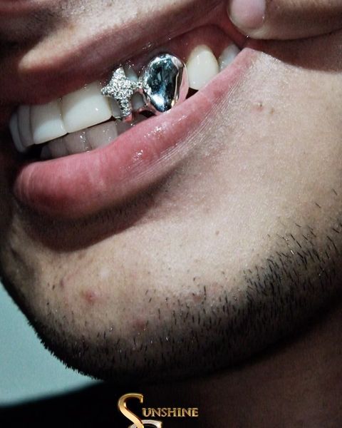 Grillz estrella y full cap en plata con moissanita